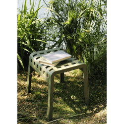 TABOURET BAS REPOSE-PIEDS EN POLYPROPYLÈNE POGGIO NARDI