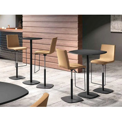 TABLE EN STRATIFIÉ CARRÉE ANGLES ARRONDIS CIRCA PIEDS CENTRAL HT 90CM