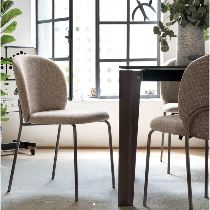 CHAISE DE SALLE À MANGER RONDE EN TISSU COZY MID