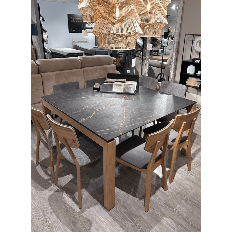 TABLE EN DEKTON EXTENSIBLE CARRÉE CHAMON TABLE EN DEKTON EXTENSIBLE CARRÉE CHAMON