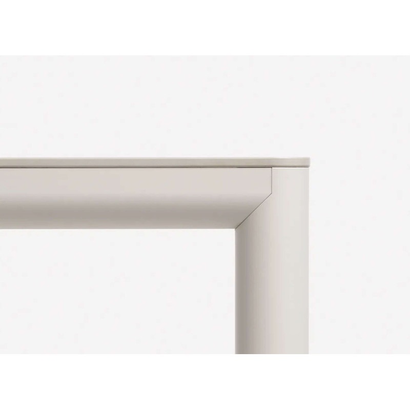 ENSEMBLE CASSIS - PETITE TABLE ET CHAISES DE TERRASSE