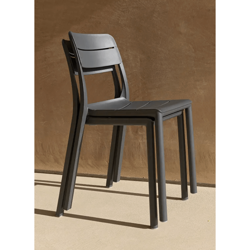 ENSEMBLE CASSIS - PETITE TABLE ET CHAISES DE TERRASSE