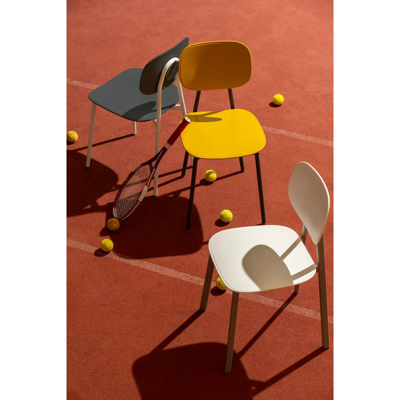 CHAISE TATA YOUNG DE CUISINE CONTEMPORAINE