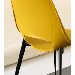 CHAISE SCANDINAVE EN POLYPROPYLENE EVA1