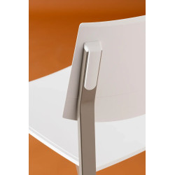 CHAISE MODERNE EN POLYPROPYLÈNE BEBA YOUNG