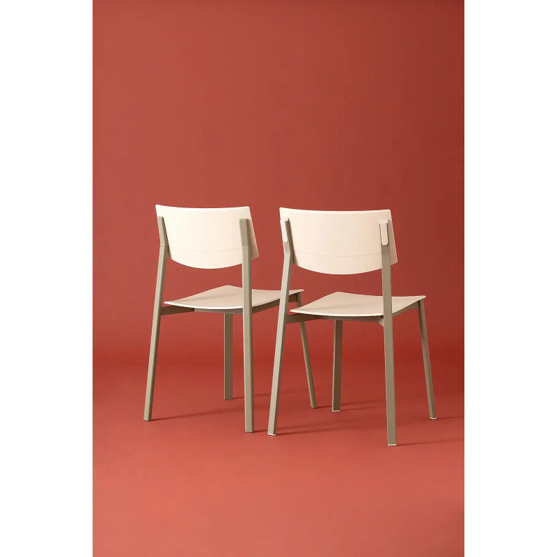 CHAISE MODERNE EN POLYPROPYLÈNE BEBA YOUNG