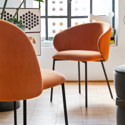 FAUTEUIL CONTEMPORAIN ROND EN VELOURS ET TISSU TUKA