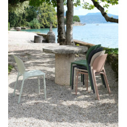 CHAISE MODERNE EN POLYPROPYLÈNE HUG