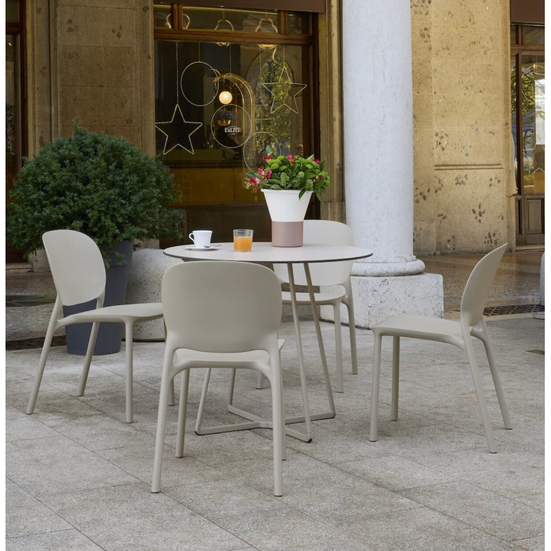 CHAISE MODERNE EN POLYPROPYLÈNE HUG