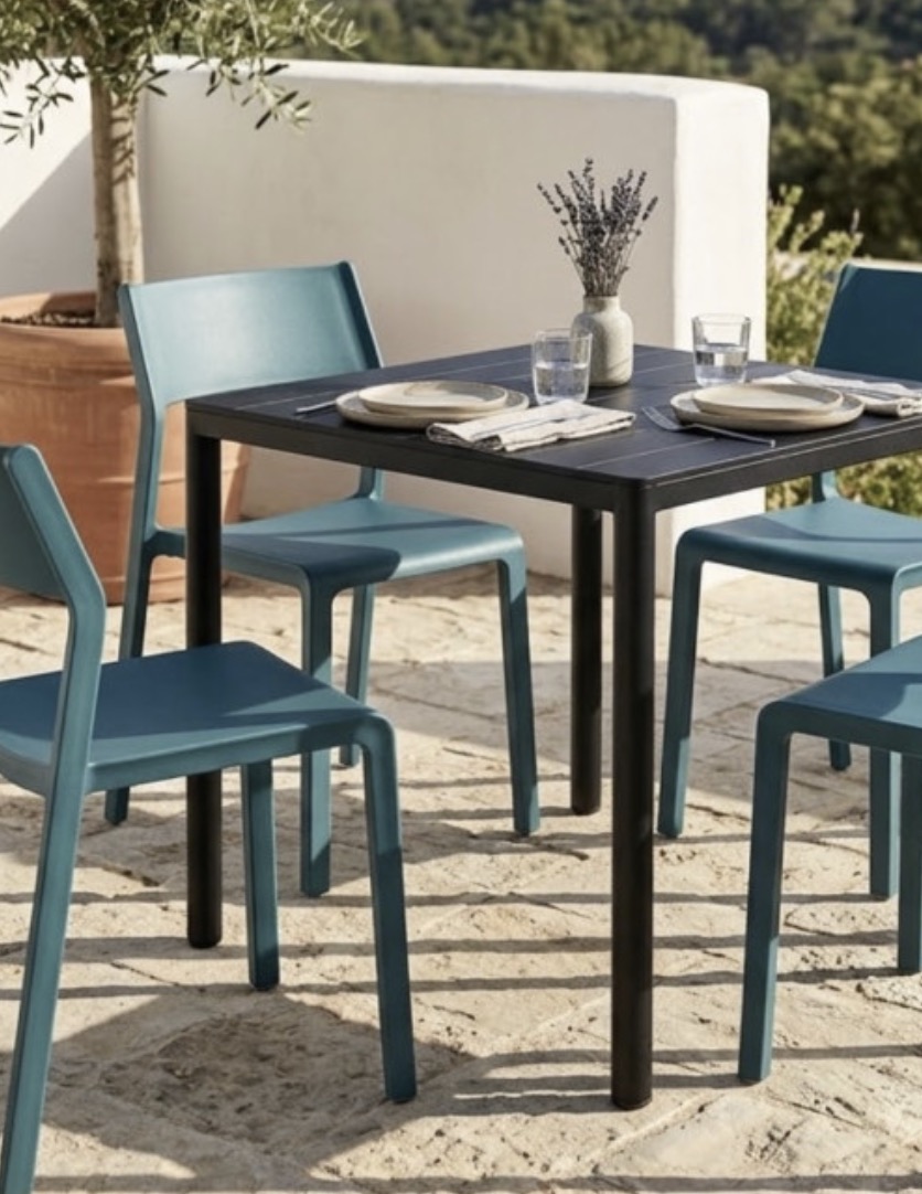 Petite table de jardin